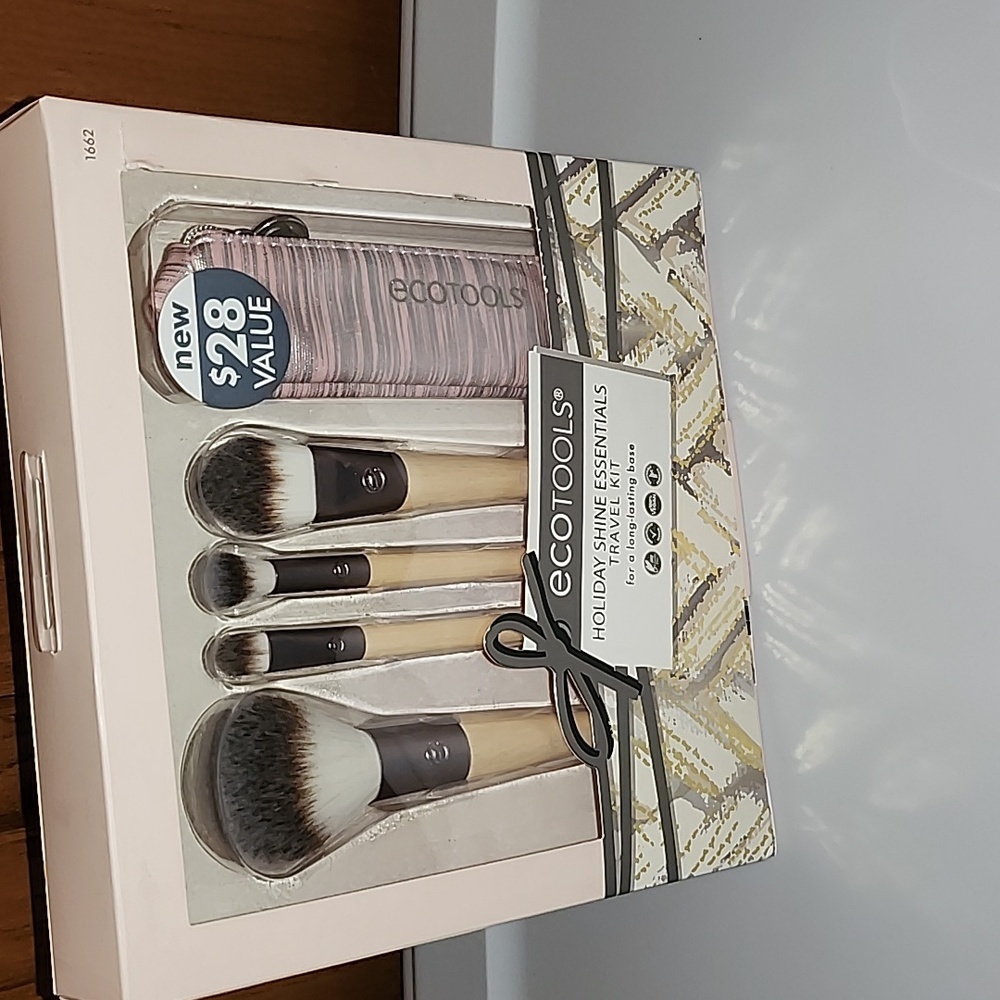 ECOTOOLS Beauty kit
